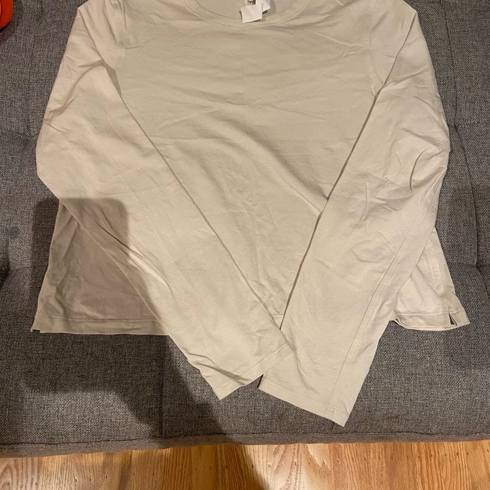 Lululemon classic fit cotton blend long sleeved tee bone size 6 - Picture 2 of 9